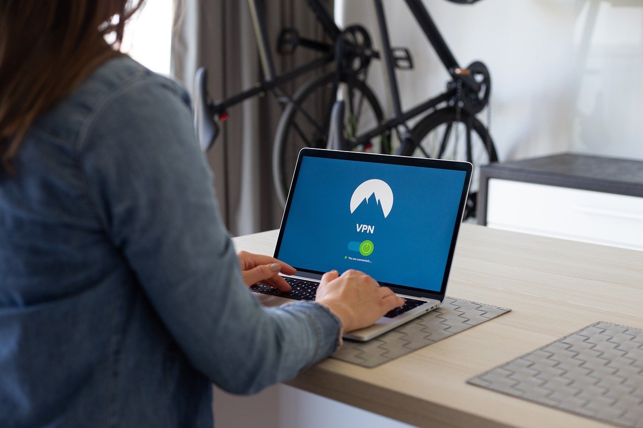 NordVPN vs CyberGhost comparison